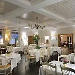 Hotel De La Jamagne & 3*
